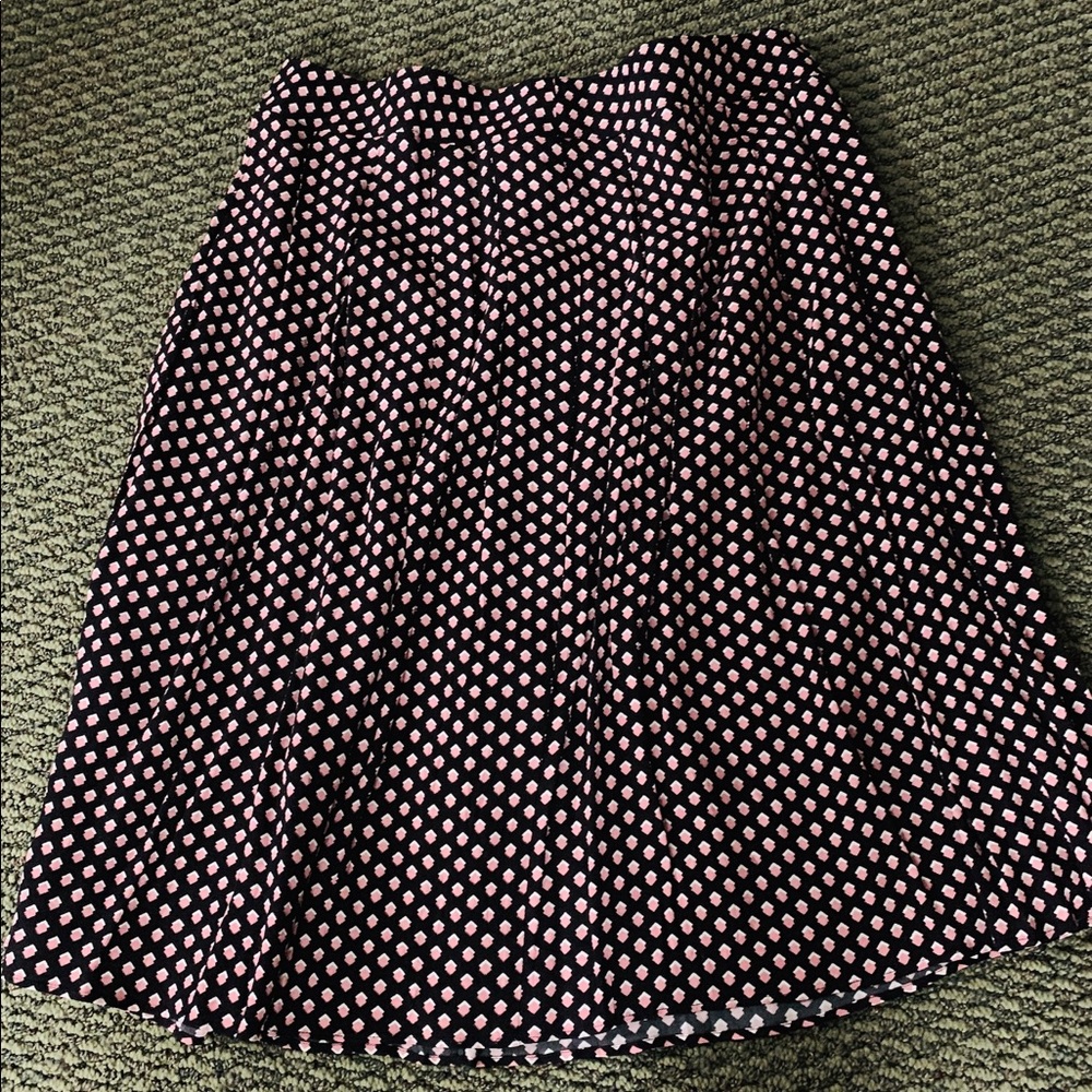 NWOT - Talbots Black/Rose/White Skirt (Sz 16)